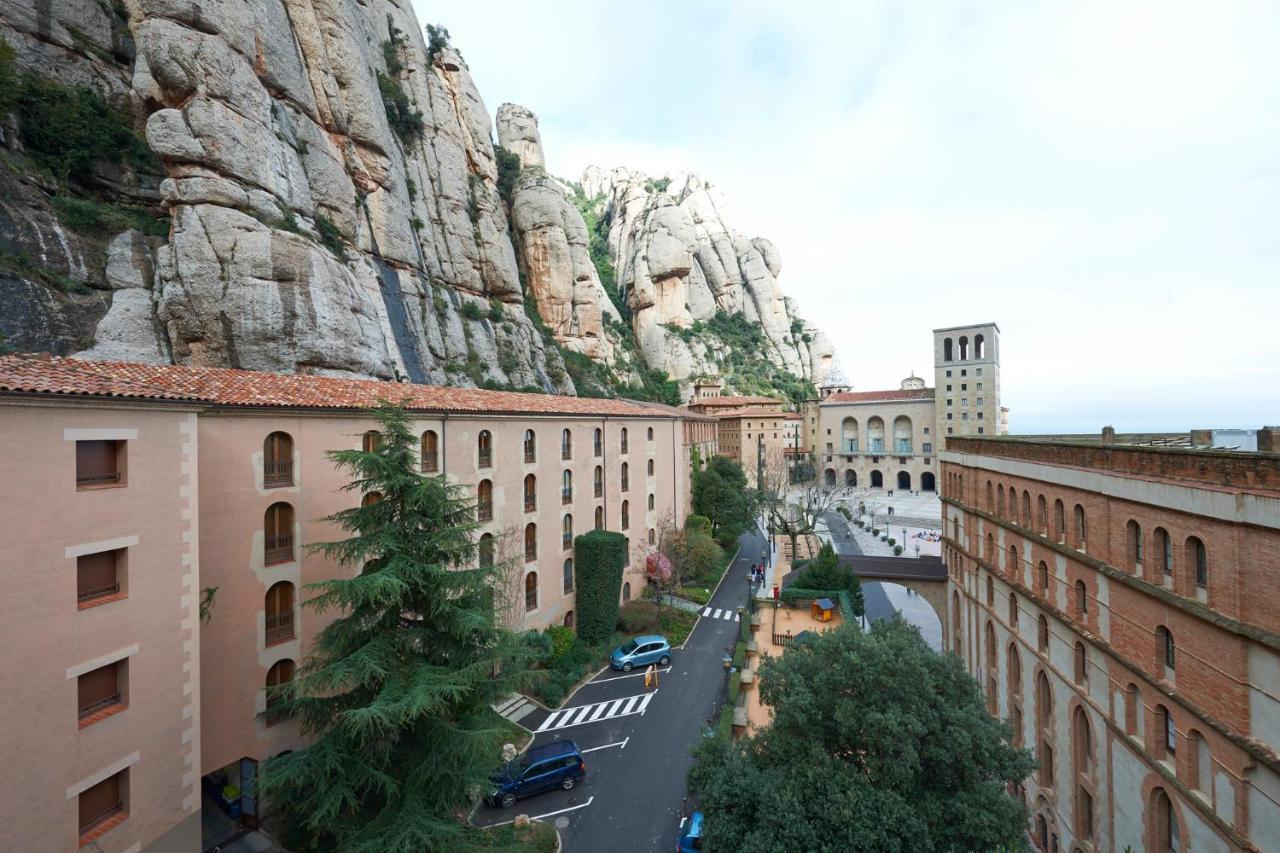 Apartamentos Montserrat Abat Marcet Kültér fotó