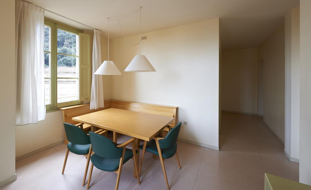 Apartamentos Montserrat Abat Marcet Szoba fotó
