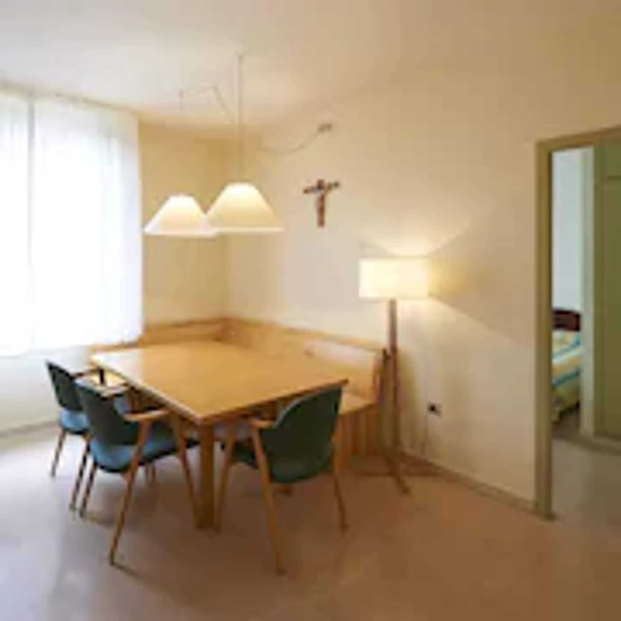 Apartamentos Montserrat Abat Marcet Kültér fotó