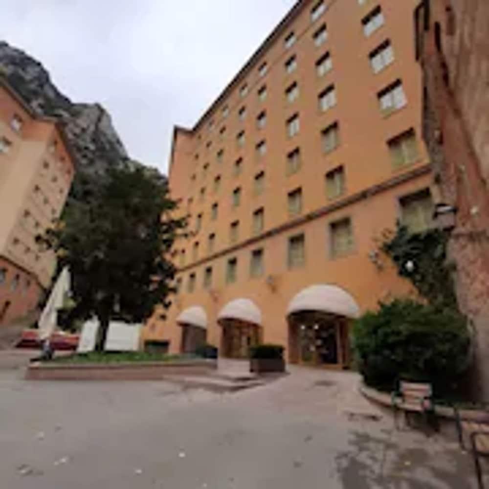 Apartamentos Montserrat Abat Marcet Kültér fotó