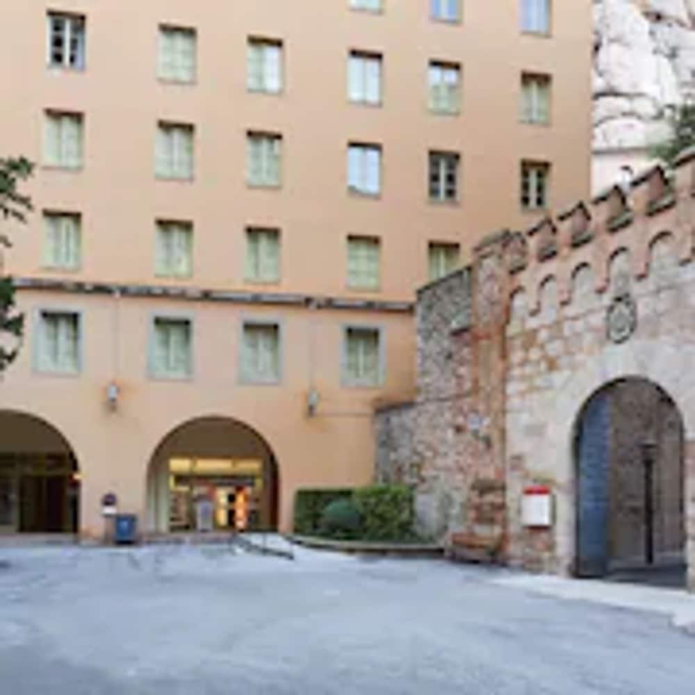Apartamentos Montserrat Abat Marcet Kültér fotó