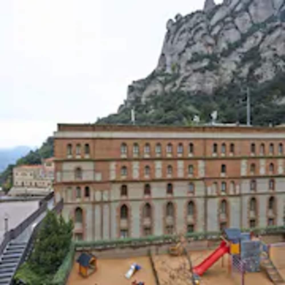 Apartamentos Montserrat Abat Marcet Kültér fotó