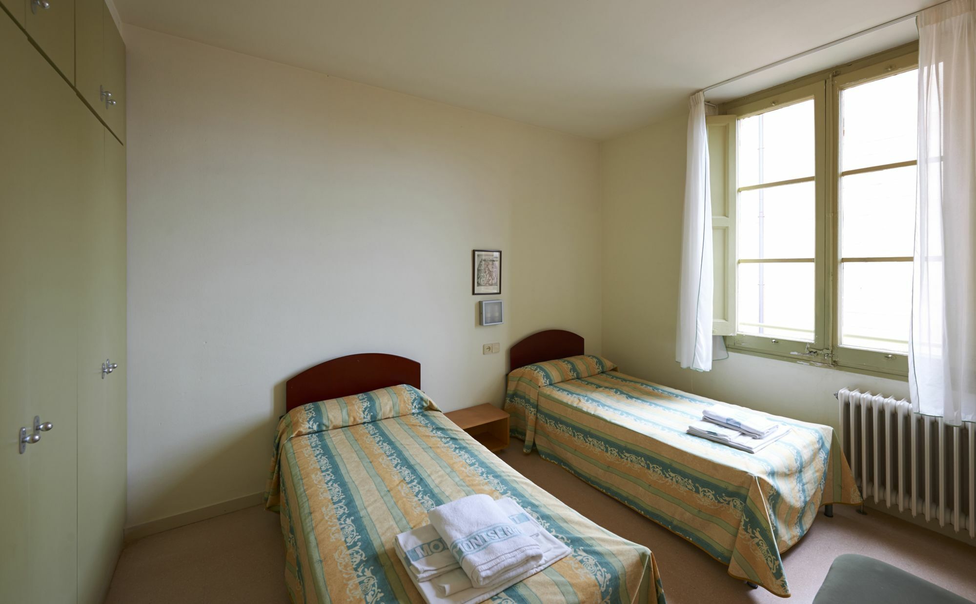 Apartamentos Montserrat Abat Marcet Kültér fotó